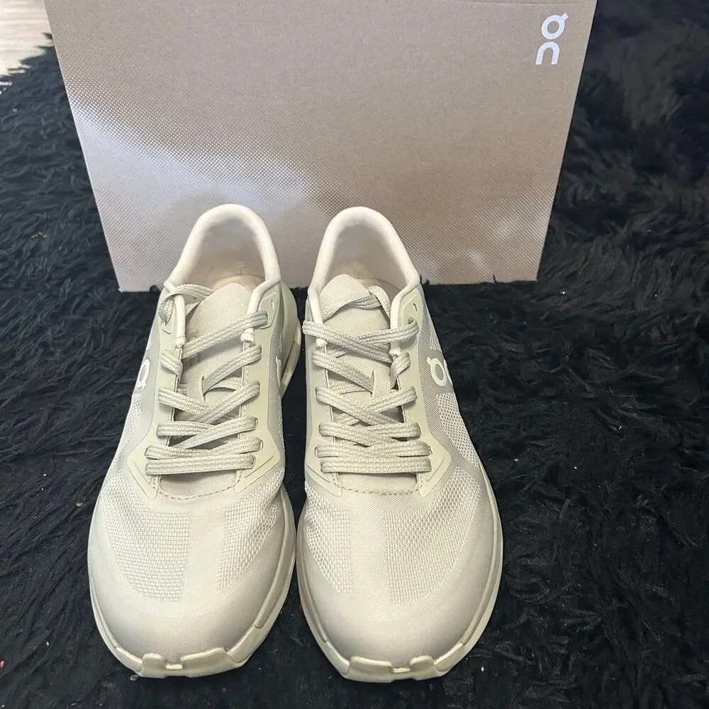 ON CLOUDZONE athletic training running lace up shoes sneakers women’s 8 new